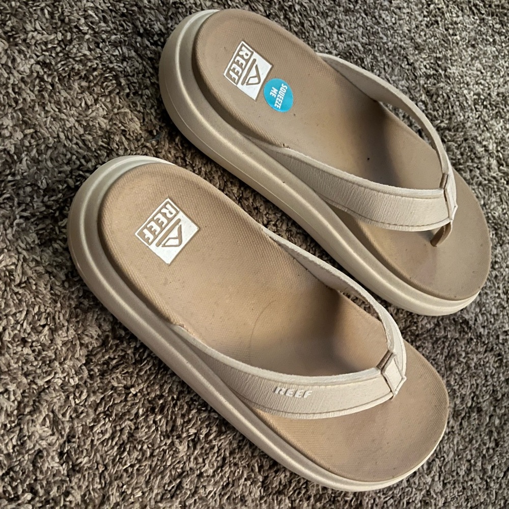 REEF Thongs Size 9